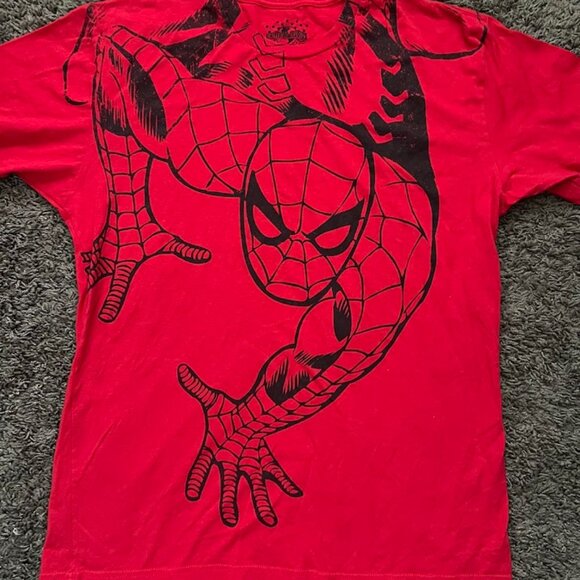 Universal Studios Marvel Spiderman Red Short Sleeve T-Shirt Size Large - Picture 4 of 8